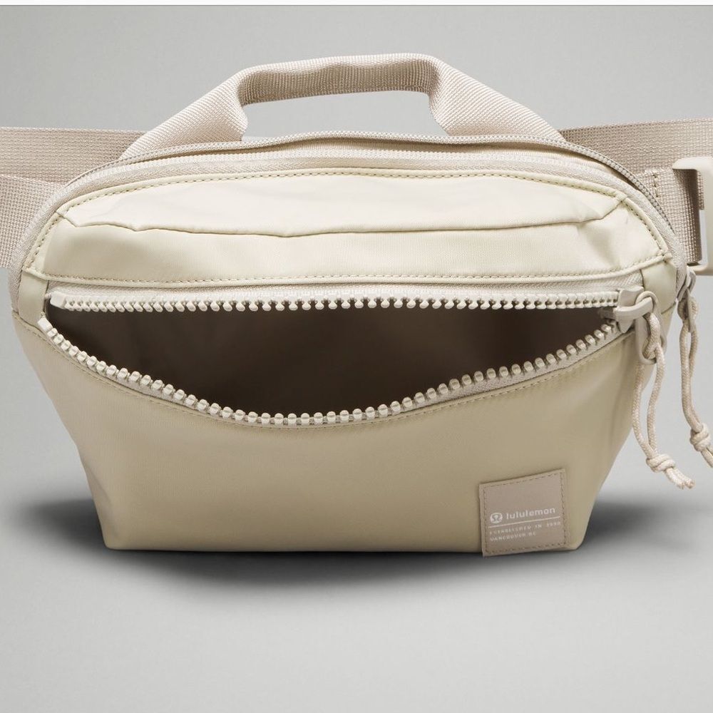 NWT LILULEMON ALL DAY ESSENTIALS BELT BAG FANNY SADDLE RAW LINEN WHITE Opal nwt - Picture 7 of 8